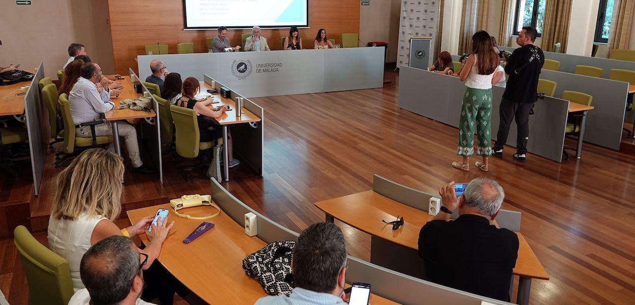 Fotografía de la sala durante la entrega de premios, en el rectorado de la Universidad de Málaga